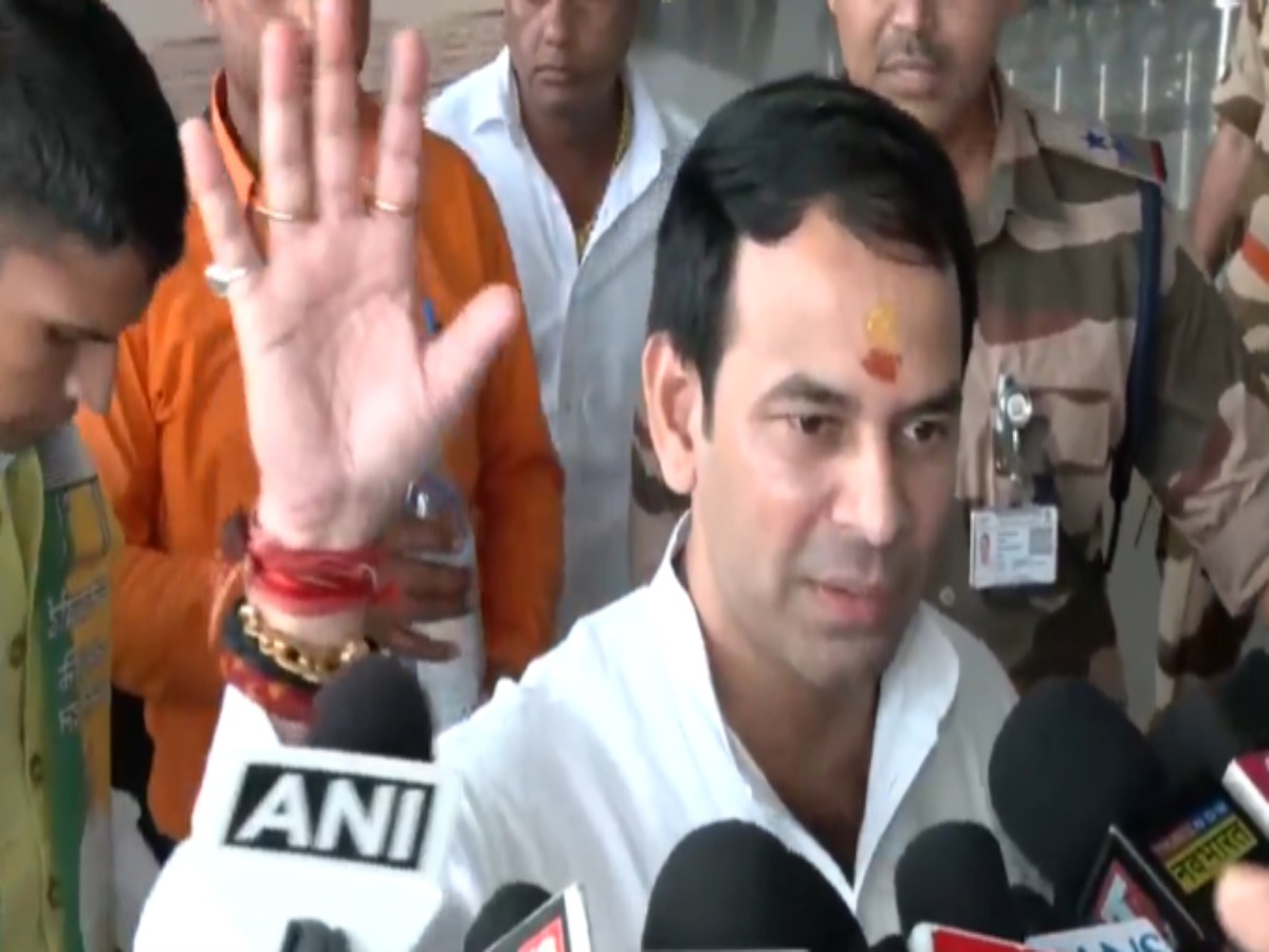 ‘पिता की छत्रछाया में…’, भाई- भाई में तकरार! Lalu परिवार में फिर मचा सियासी संग्राम, Tej Pratap का Tejashwi पर वार