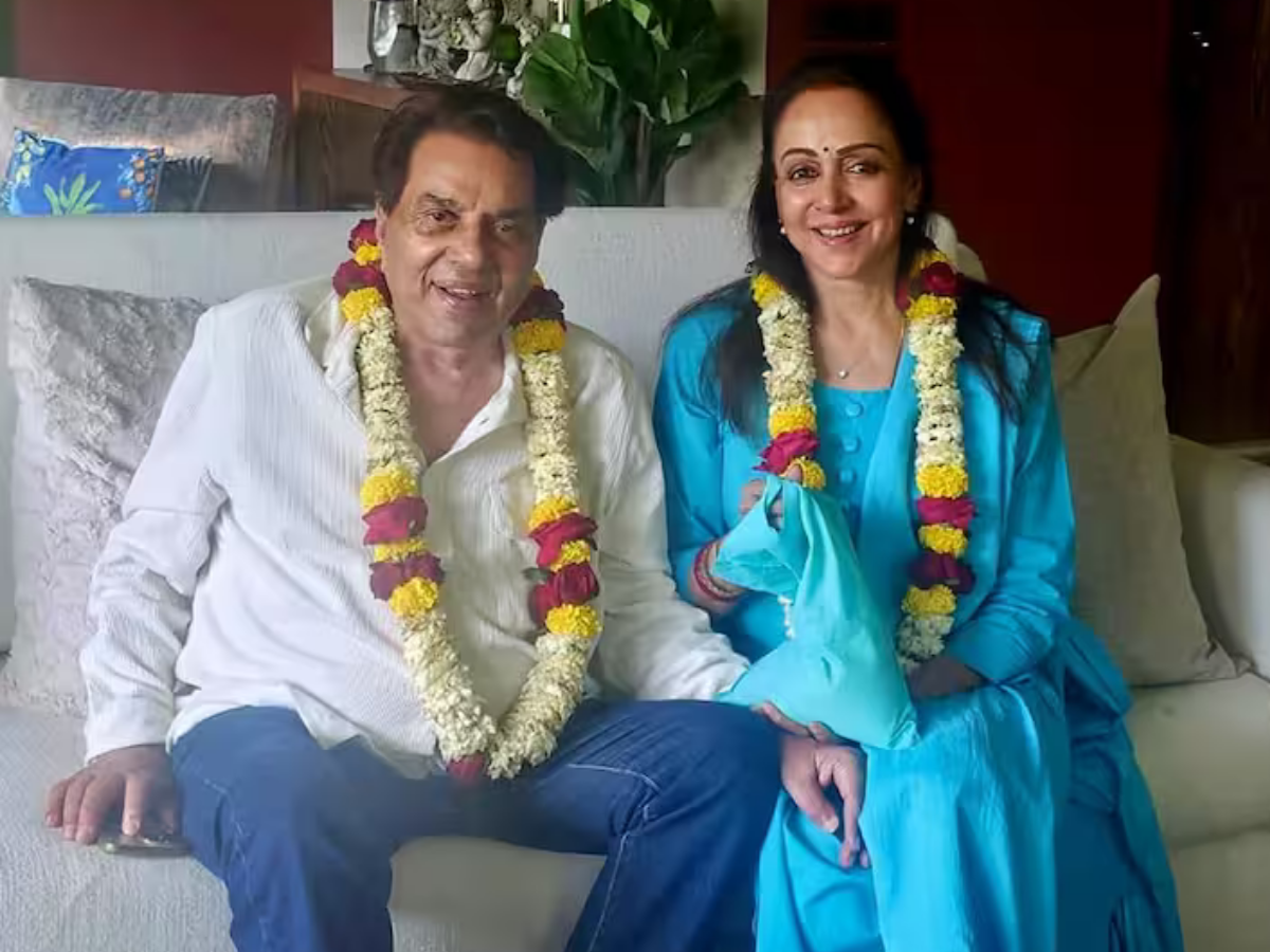 Dharmendraके निधन के बाद Hema Malini का हुआ बुरा हाल! इमोशनल होकर शेयर की यादगार तस्वीरें, फैंस की हुई आंखें नम