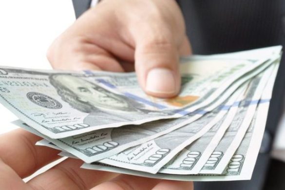 भूलकर भी उधार न लें दूसरे की ये 7 चीजें.. बुरा समय हो जाएगा शुरू