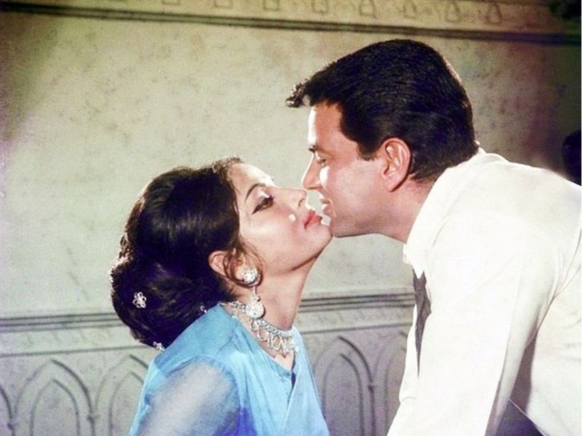 Dharmendra had an affair with Rakhi Gulzar - Photo Gallery
