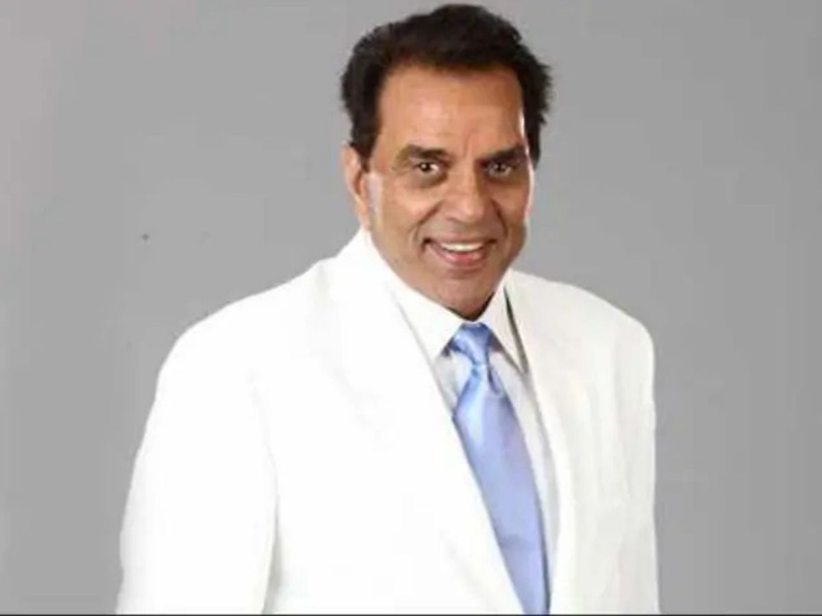 Veteran actor Dharmendra passes away - Photo Gallery