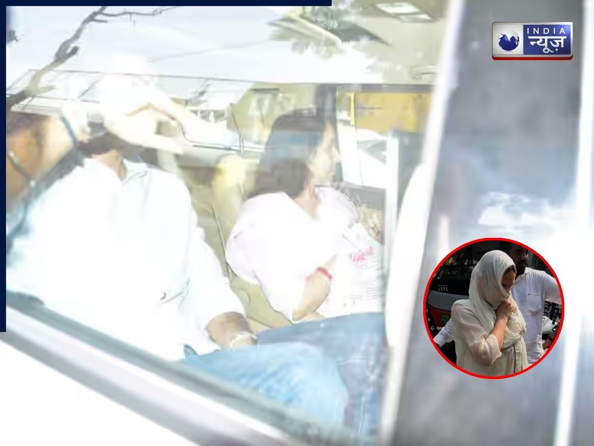 Dharmendra Death: सुपरस्टार धर्मेंद्र का हुआ निधन, सफेद कपड़ों दिखीं पत्नी हेमा मालिनी; तस्वीरें देख टूटा लाखों फैंस का दिल