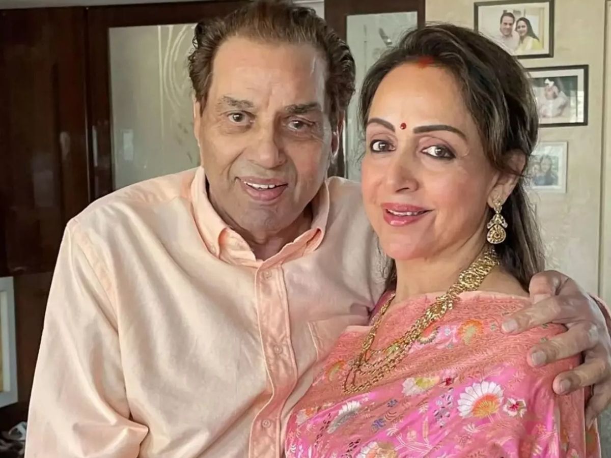 Hema Malini was madly in love with Dharmendra - Photo Gallery