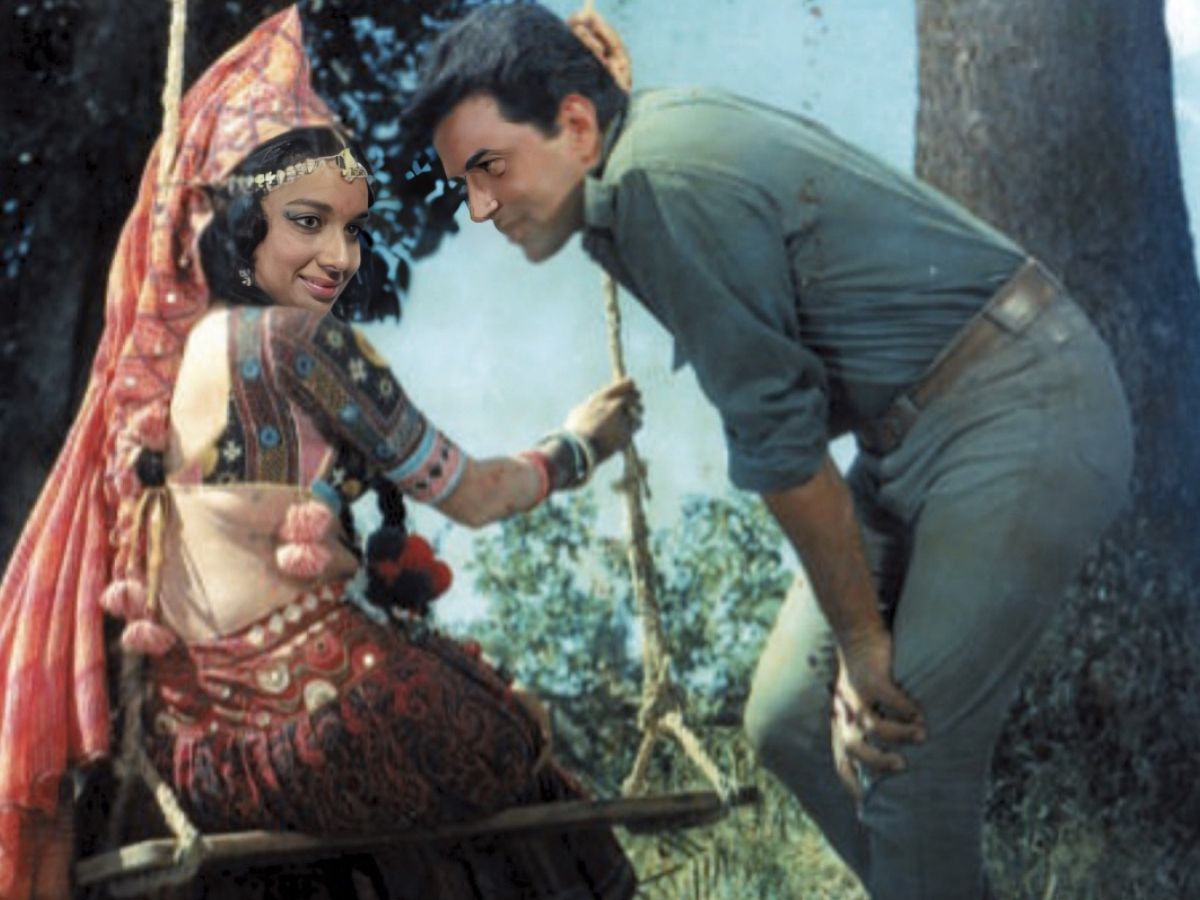 Mera Gaon Mera Desh 1971 - Photo Gallery