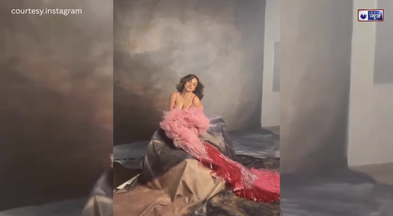 बड़ी एक्ट्रेस ने की ऐसी हरकत? Vidya Balan ने ‘Bold’ सिल्क की ड्रेस में किया फोटोशूट, फैंस बोले- बुढ़ापे में ये सब नहीं चलेगा!