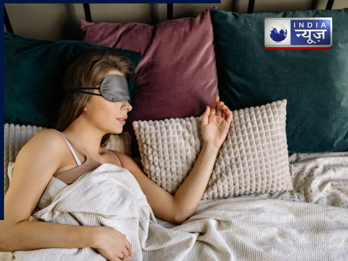 रात को सोने के लिए सबसे अच्छी पोजिशन कौन सी है? किस पोजिशन से होता है कमर-गर्दन को नुकसान? जानिए सबकुछ
