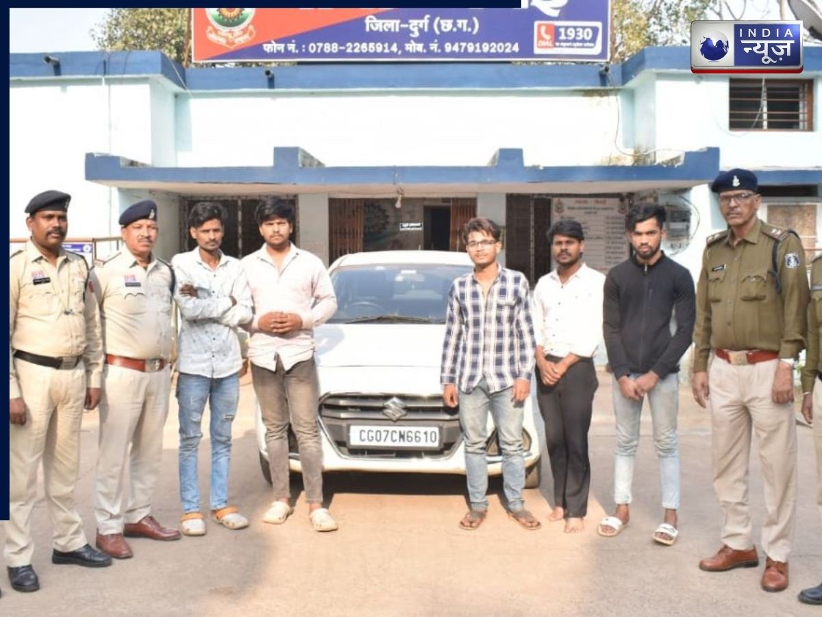 ओवरस्पीड कार, खुले दरवाजे और खतरनाक स्टंट… वीडियो  वायरल होने पर फंसे युवक, पुलिस की बड़ी कार्रवाई