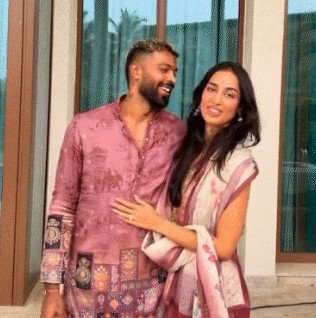 Famous Moments (Mahika) - Photo Gallery