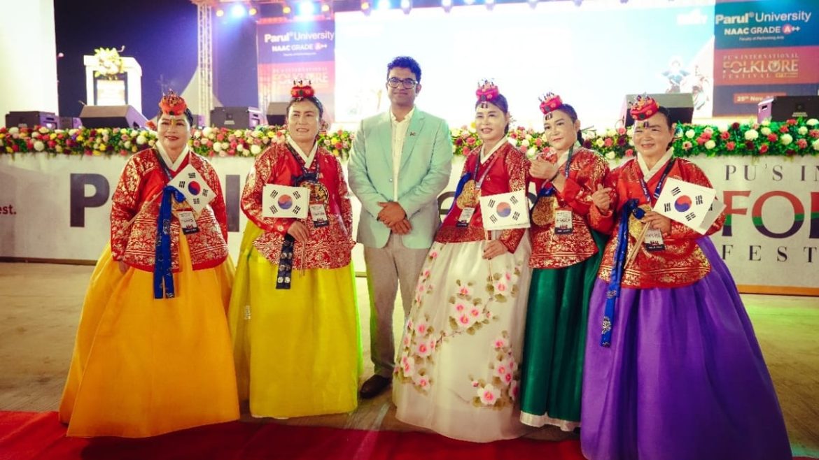 पारुल यूनिवर्सिटी ने की अपने इंटरनेशनल फोकलोर फेस्टिवल के तीसरे संस्करण की सफलतापूर्वक मेज़बानी