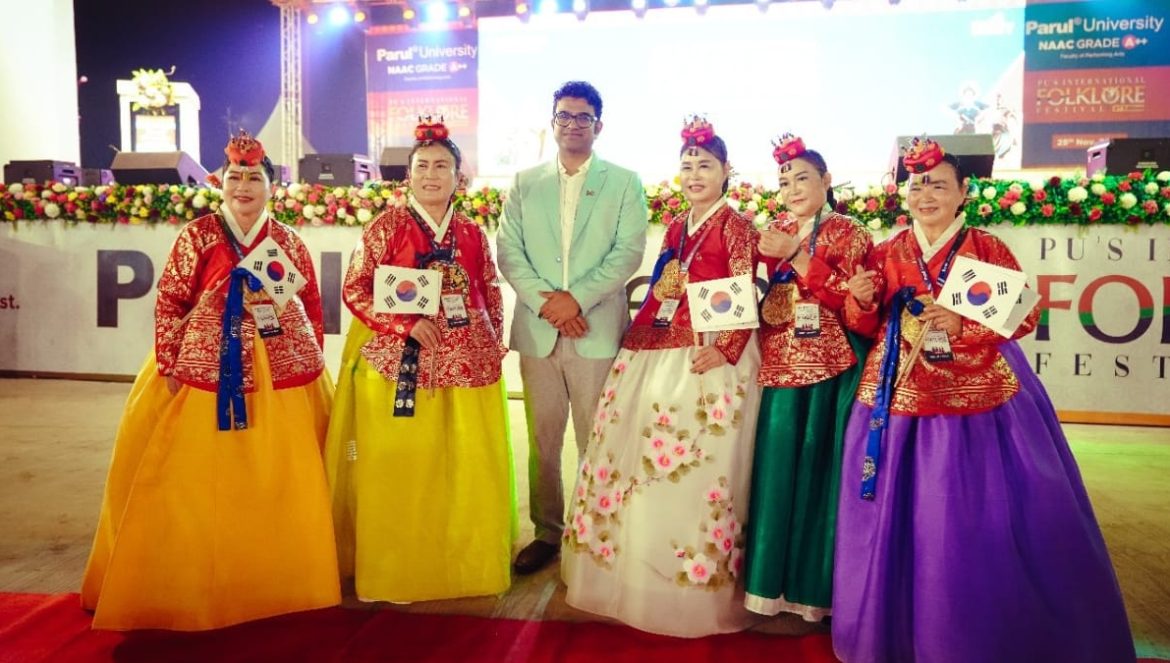 पारुल यूनिवर्सिटी ने की अपने इंटरनेशनल फोकलोर फेस्टिवल के तीसरे संस्करण की सफलतापूर्वक मेज़बानी