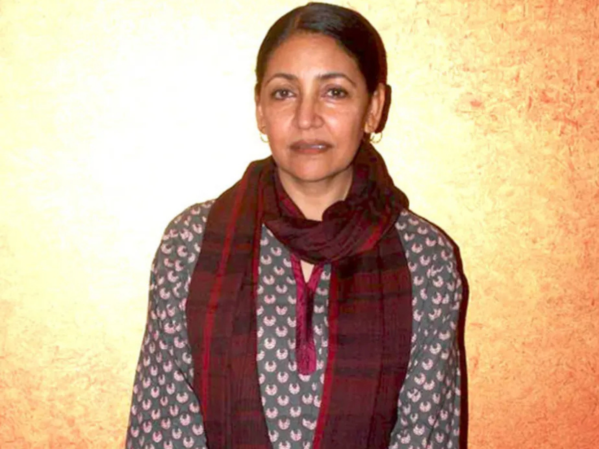 Deepti Naval married filmmaker Prakash Jha in 2002. - Photo Gallery