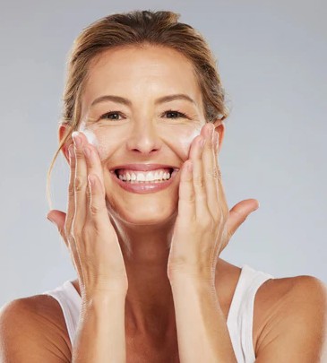 Avoid harsh soaps and use moisturizing cleansers - Photo Gallery