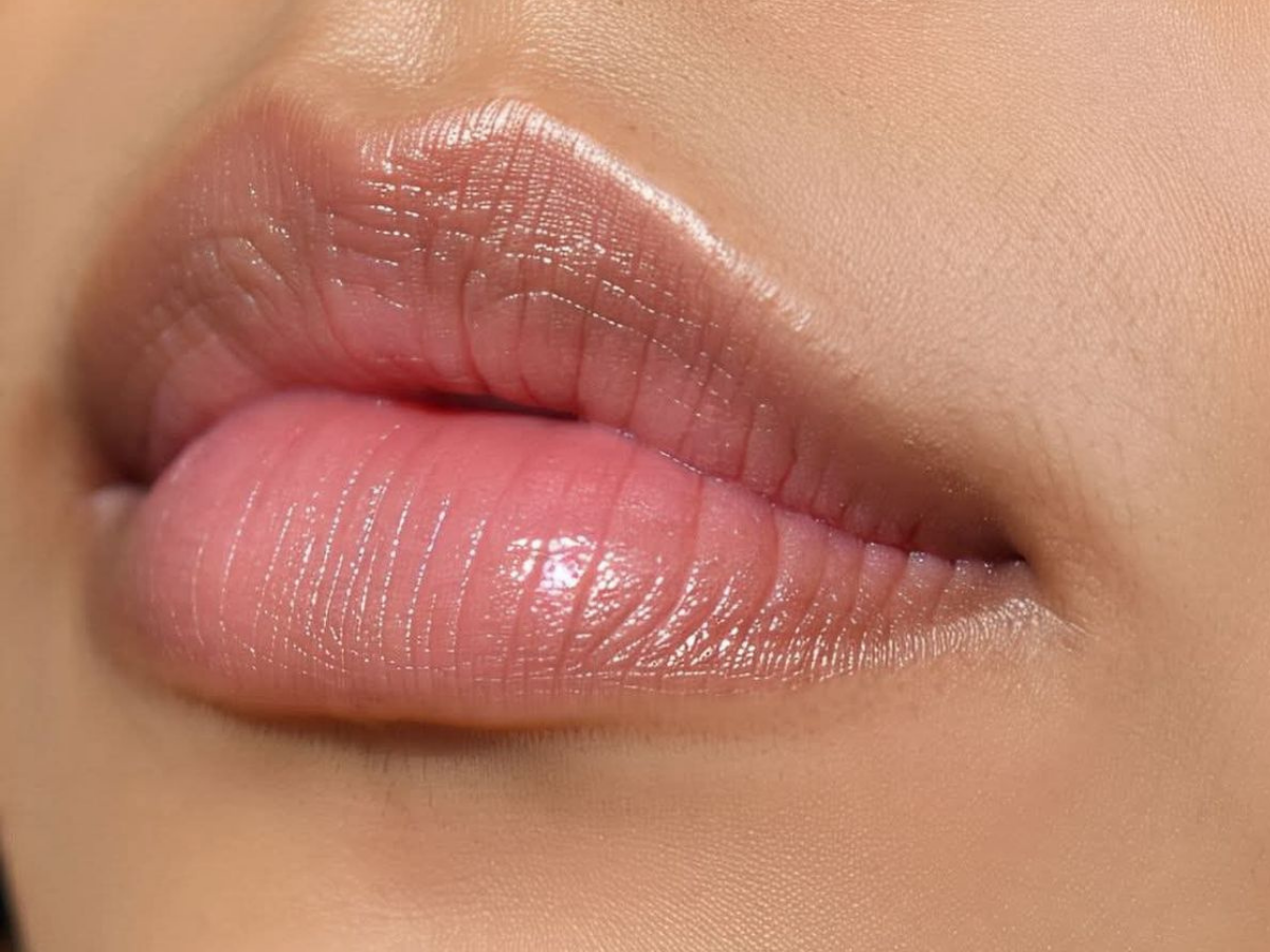 This Lip Oil To Reduce Pigmentation And Keep Lips Moisturized - Photo Gallery