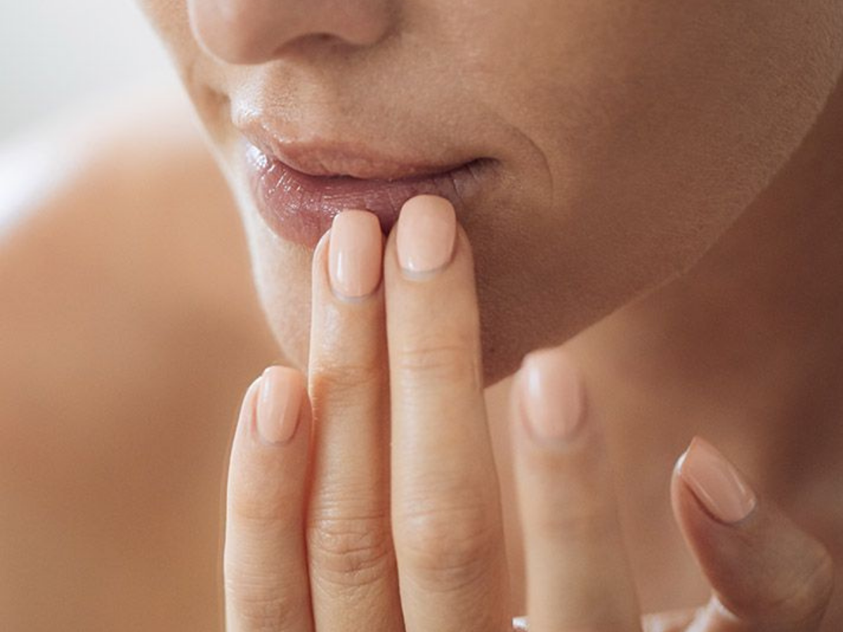 This Lip Oil Turns Dark Lips Pink - Photo Gallery