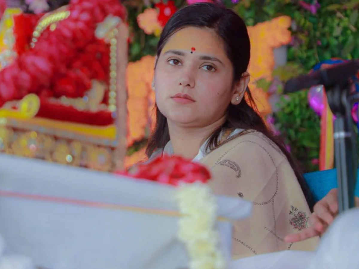 How Much Does Nidhi Saraswat Charge For Conducting A Katha - Photo Gallery