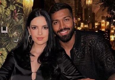 Social Media Following Natasha - Photo Gallery