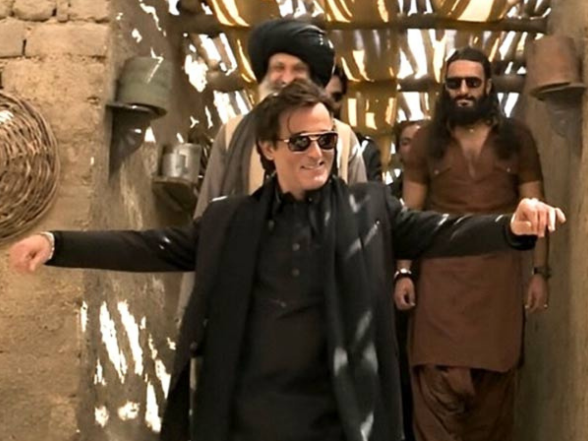 बॉलीवुड के वो 5 एक्टर जो हीरो बनकर रहे फ्लॉप, लेकिन विलेन के किरदार में हिला डाला बॉक्स ऑफिस! छापे 1000 करोड़