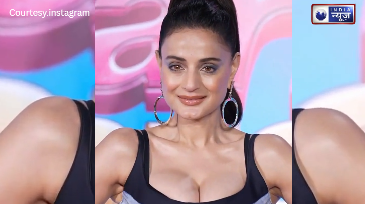 बुढ़ापे में भी छा गई Ameesha Patel की ‘जवानी’! हॉट लुक देख फैंस हुए हैरान