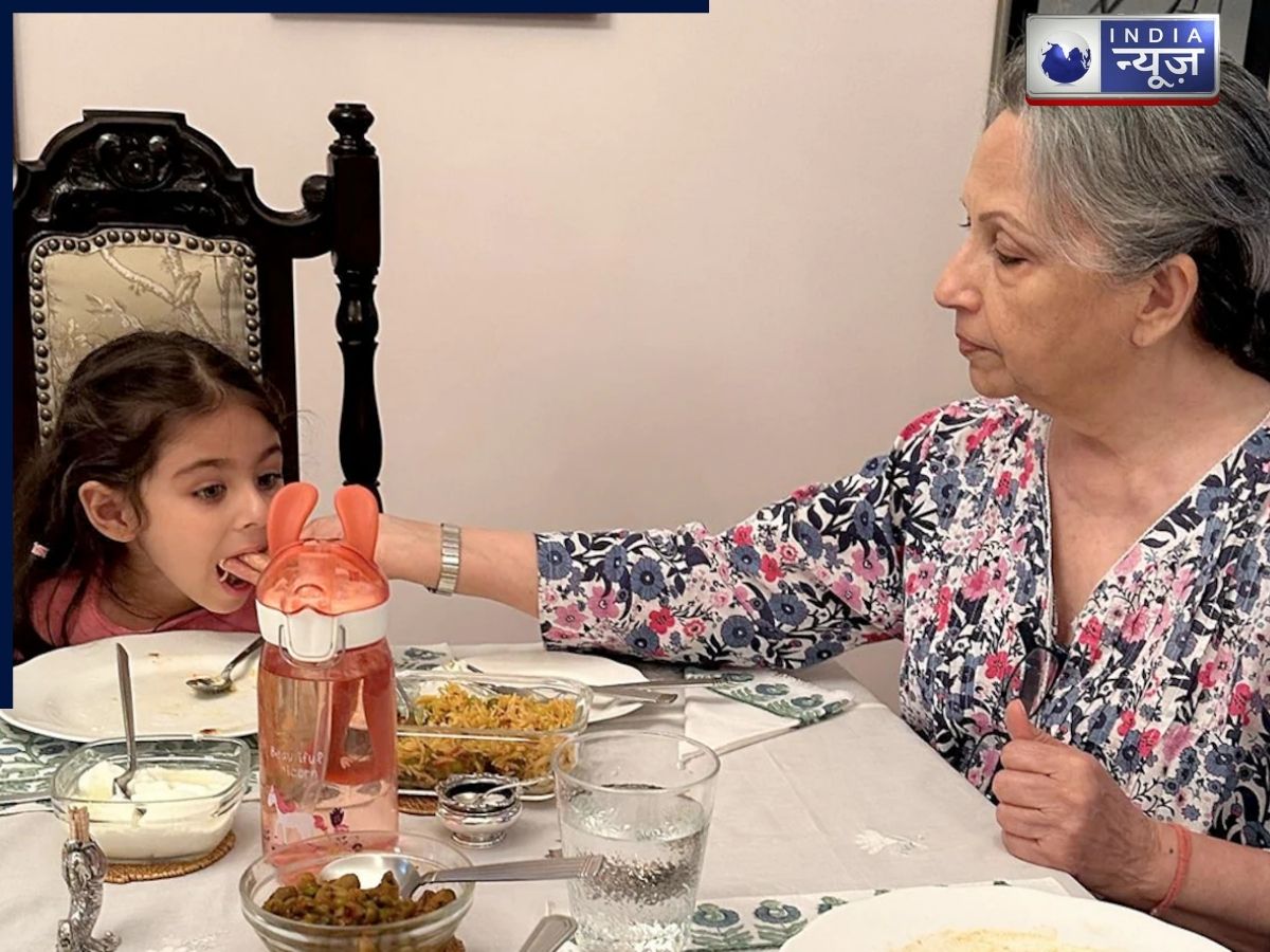 Kareena Kapoor on  Sharmila Tagore Diet - Photo Gallery