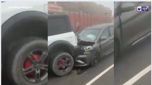 बुलंदशहर में सड़कों पर मची अफरा-तफरी: घने कोहरे के चलते दर्जनों गाड़ियां आपस में टकराईं, देखें वीडियो!