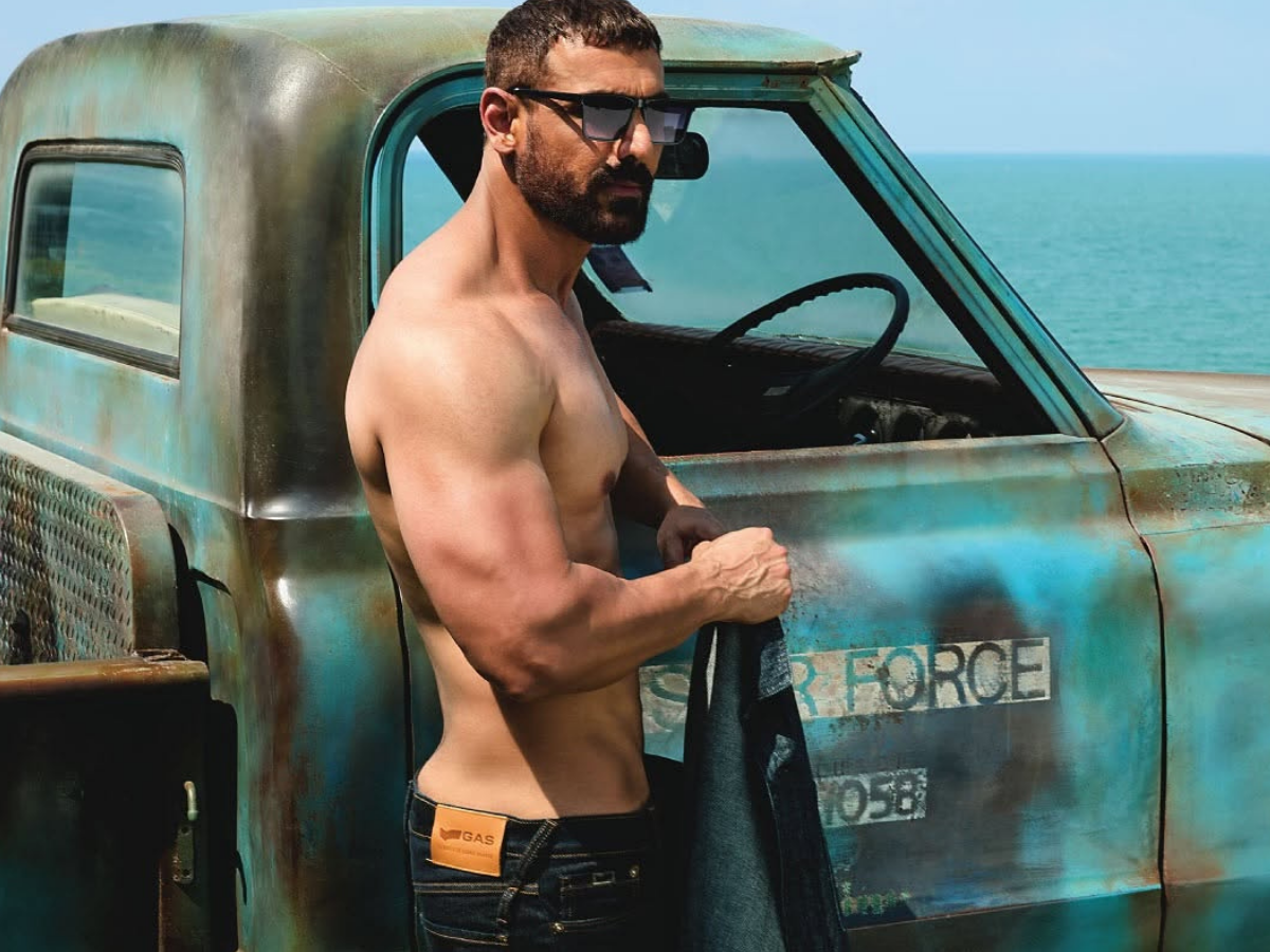 john Abraham's training doesn't extend to heavy weight lifting. - Photo Gallery