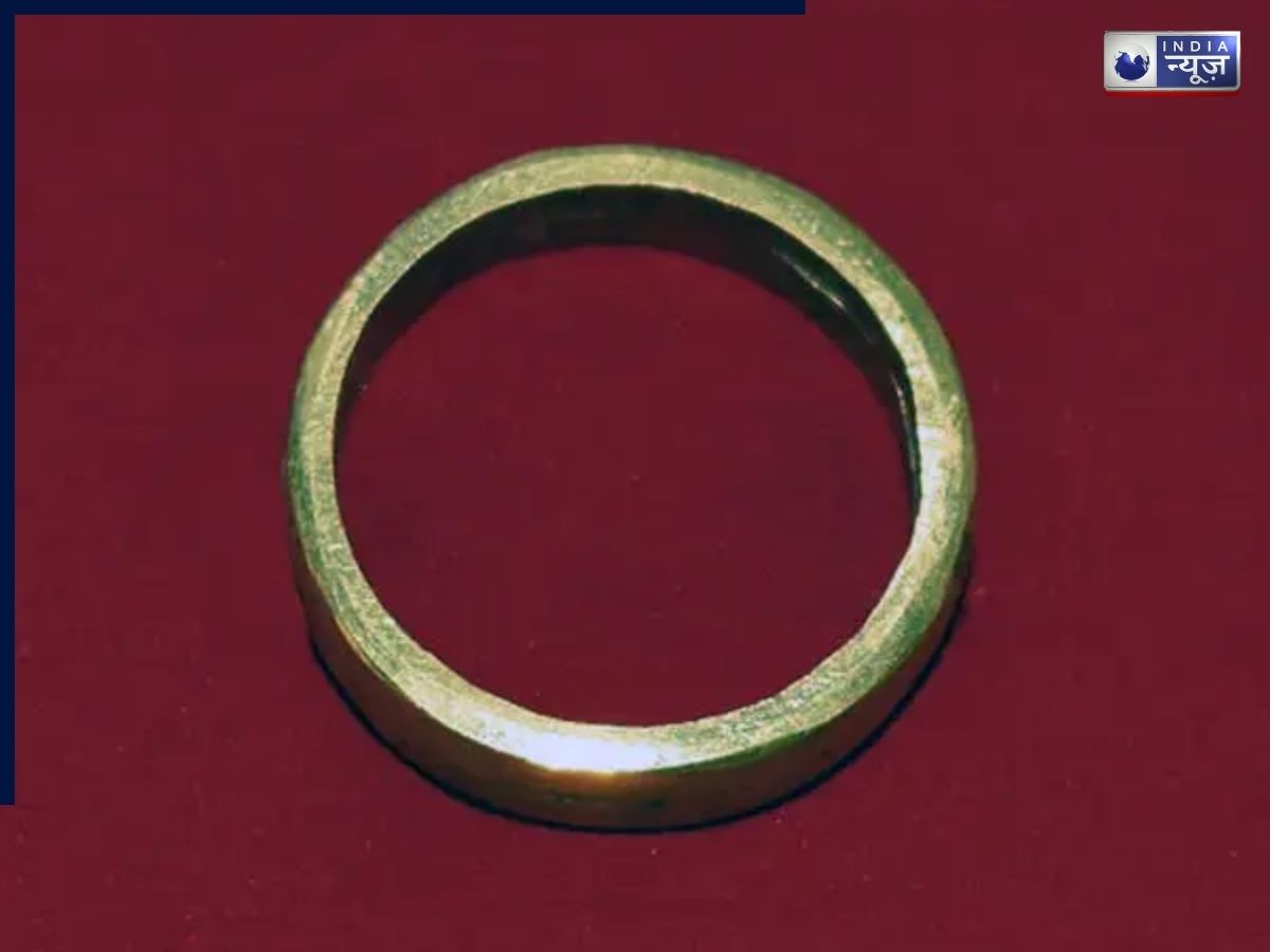 Ashtadhatu Challa Pehnne Ke Fayde: अष्टधातु का छल्ला पहनते ही बदल सकती है किस्मत, ग्रह दोष होंगे शांत और फिजूलखर्ची पर लगेगा ब्रेक