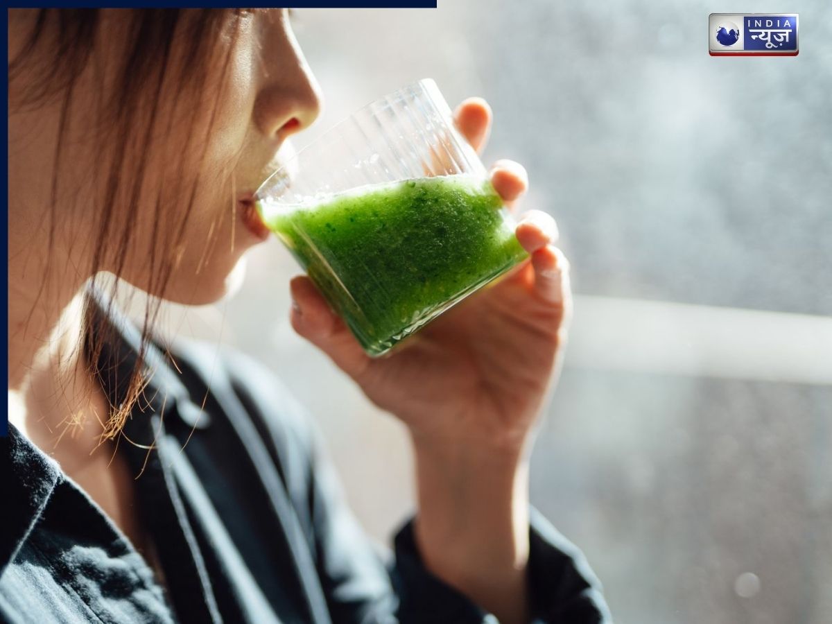 पेट के भारीपन से हैं परेशान, घर पर ऐसे बनाएं सोहा अली खान का ग्रीन जूस, मिलेंगे ये फायदे