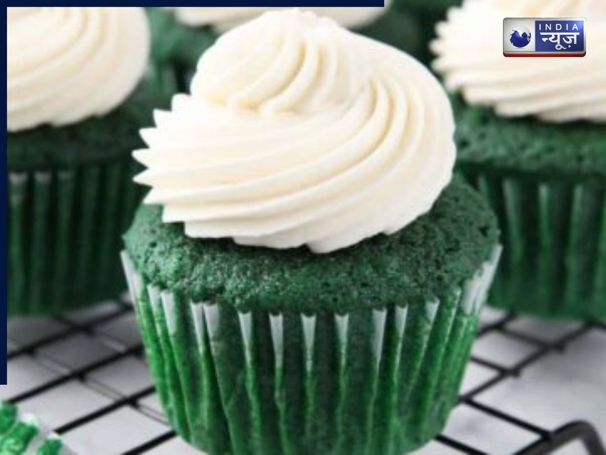 Christmas Cupcakes Ideas 2025: क्रिसमस पर इस तरह बनाएं कप केक, बच्चों से बड़ों तक सब करेंगे वाहवाही - Gallery Image
