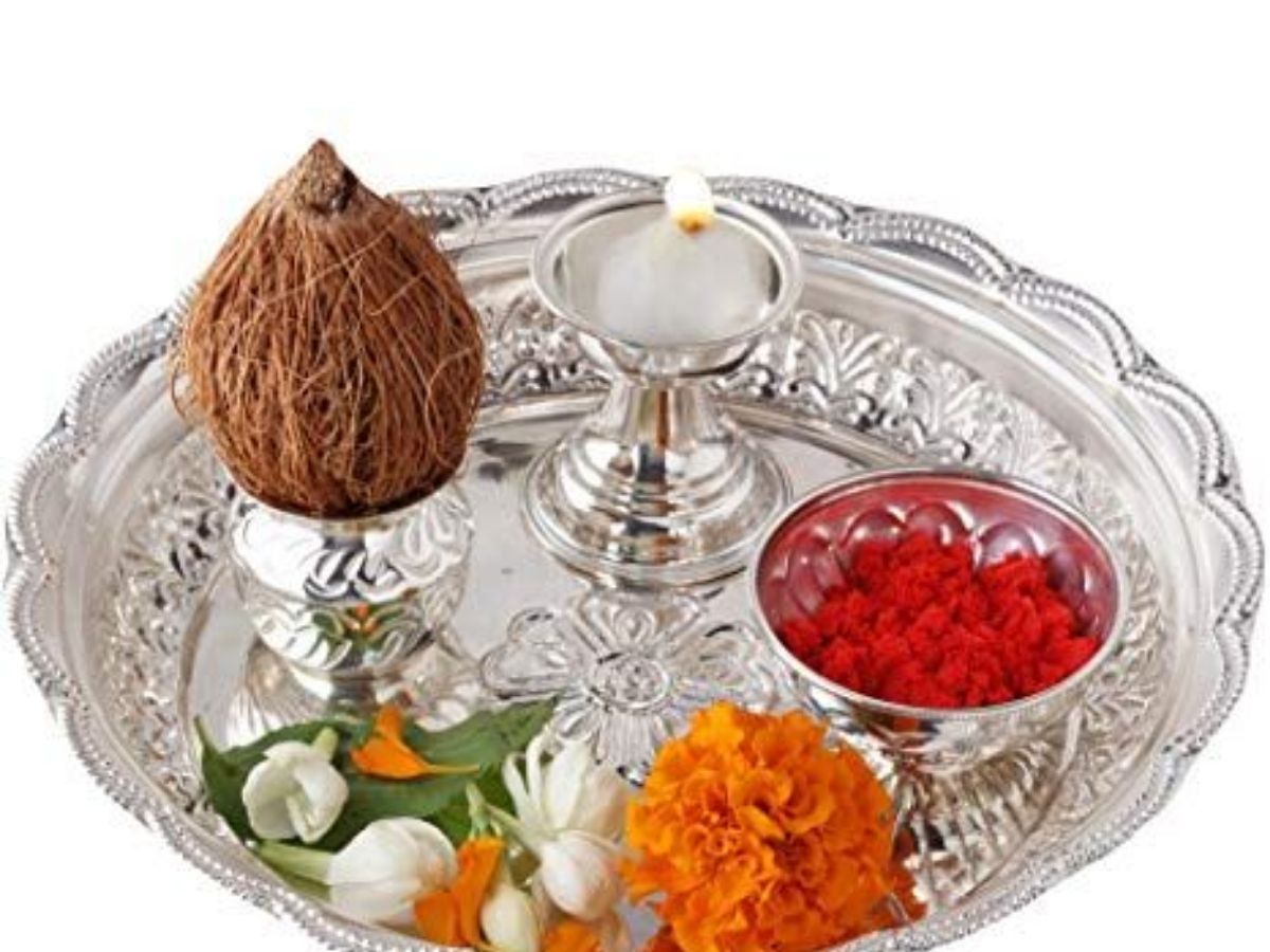 Break a coconut - Photo Gallery