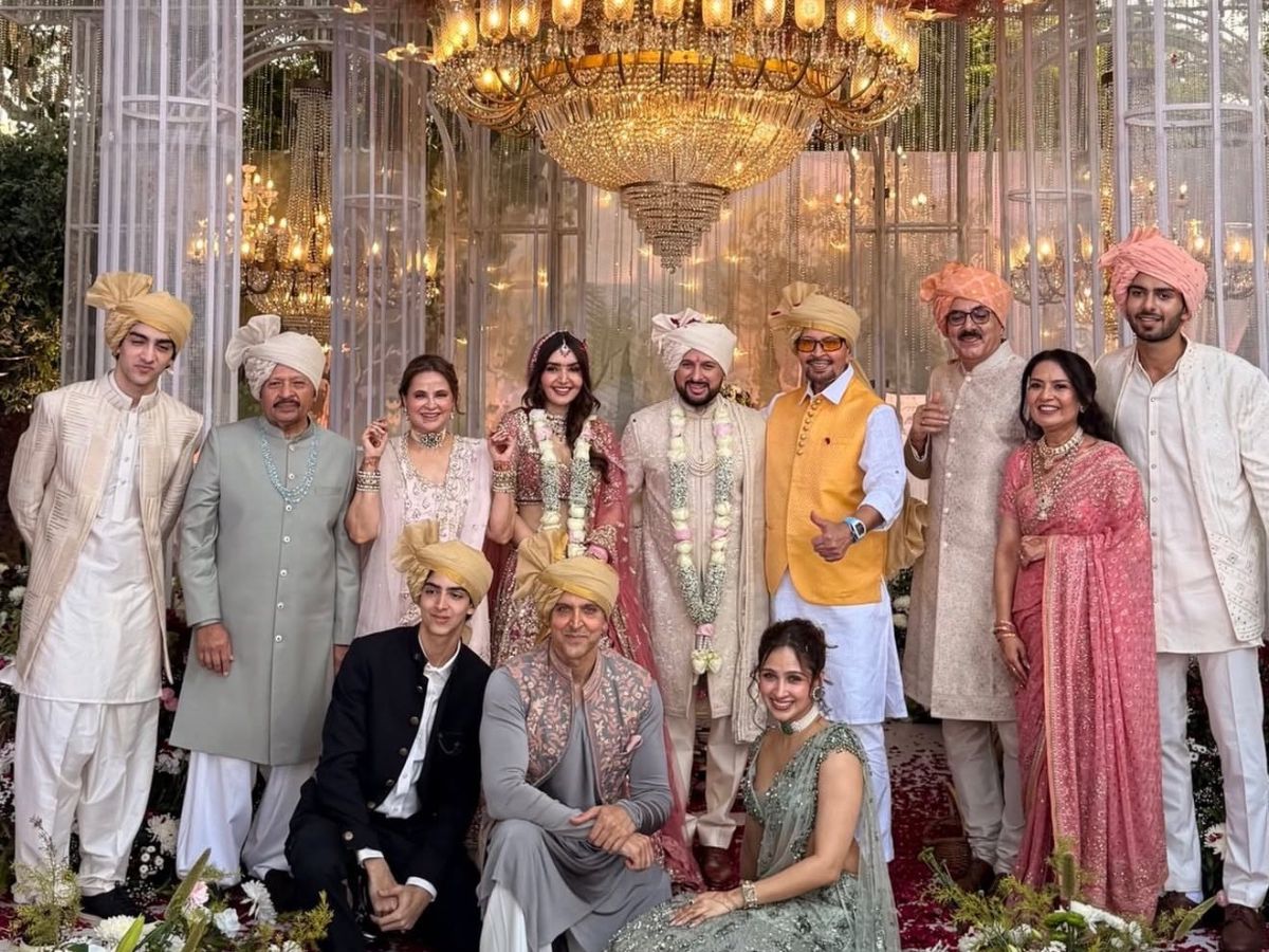 hritik roshans family photo - Photo Gallery