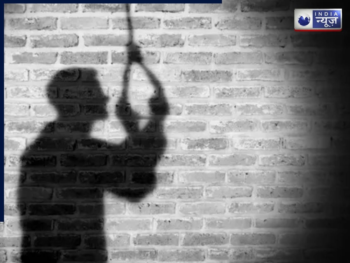 दिल्ली के कालकाजी में ये क्या हुआ? पुलिस ने घर में रखा कदम और उड़ गए सभी के होश!