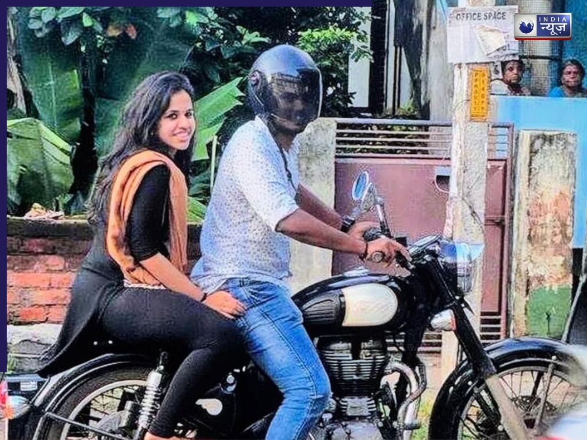 हेलमेट में छुपा टीम इंडिया का स्टार! बुलेट पर महिला संग दिखे भारतीय क्रिकेटर की तस्वीर Viral