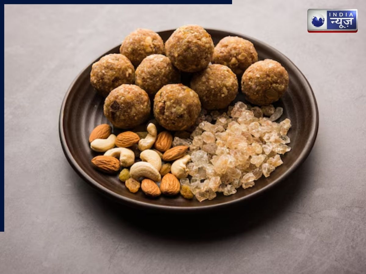 ठंड में एनर्जी का खजाना है गोंद के लड्डू, इन आसान तरीकों से झटपट घर पर बनाएं ये सुपरफूड