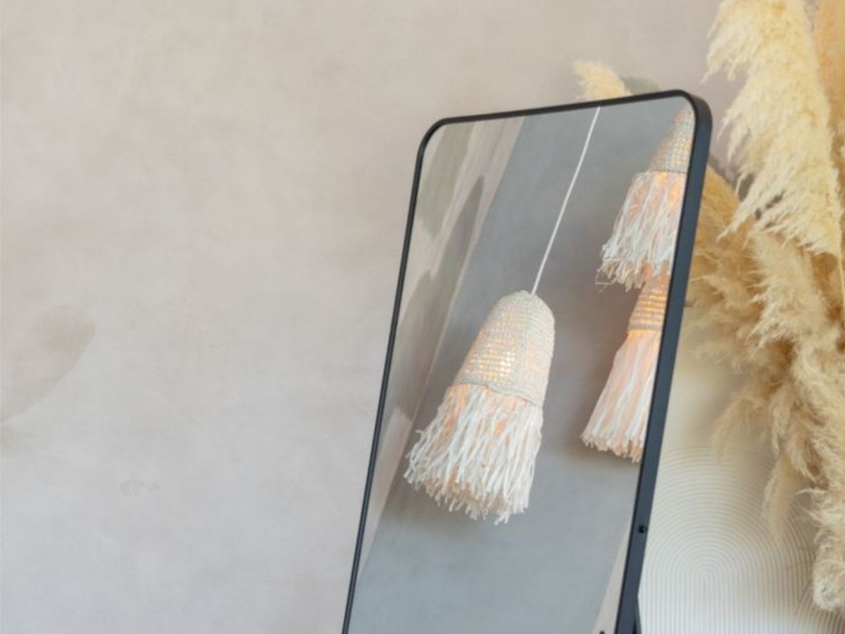 Mirror Can Cause Vastu Dosh - Photo Gallery