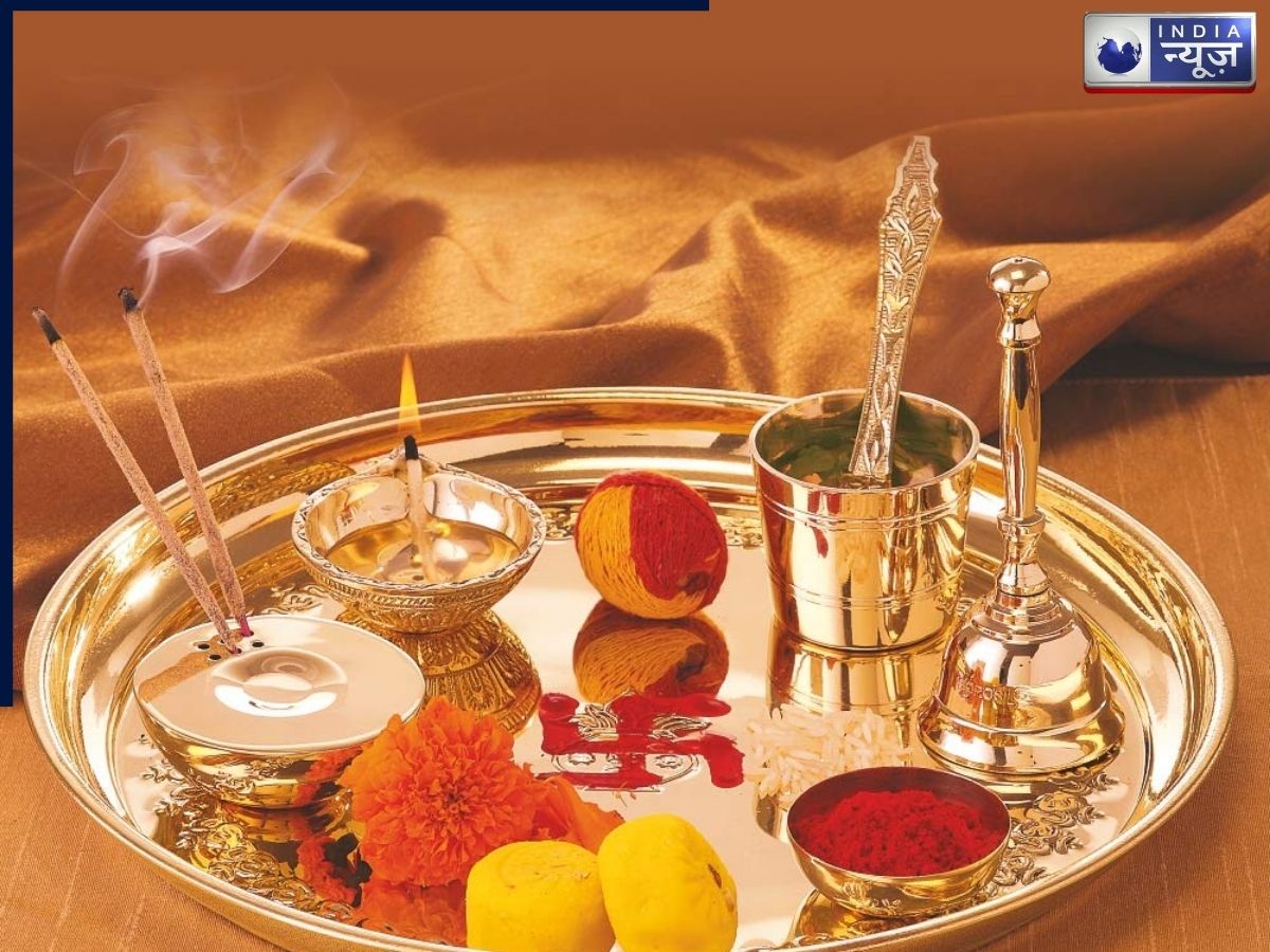 Puja Rituals: भगवान की आरती हमेशा दक्षिणावर्त ही क्यों की जाती है? जानिए असली धार्मिक कारण