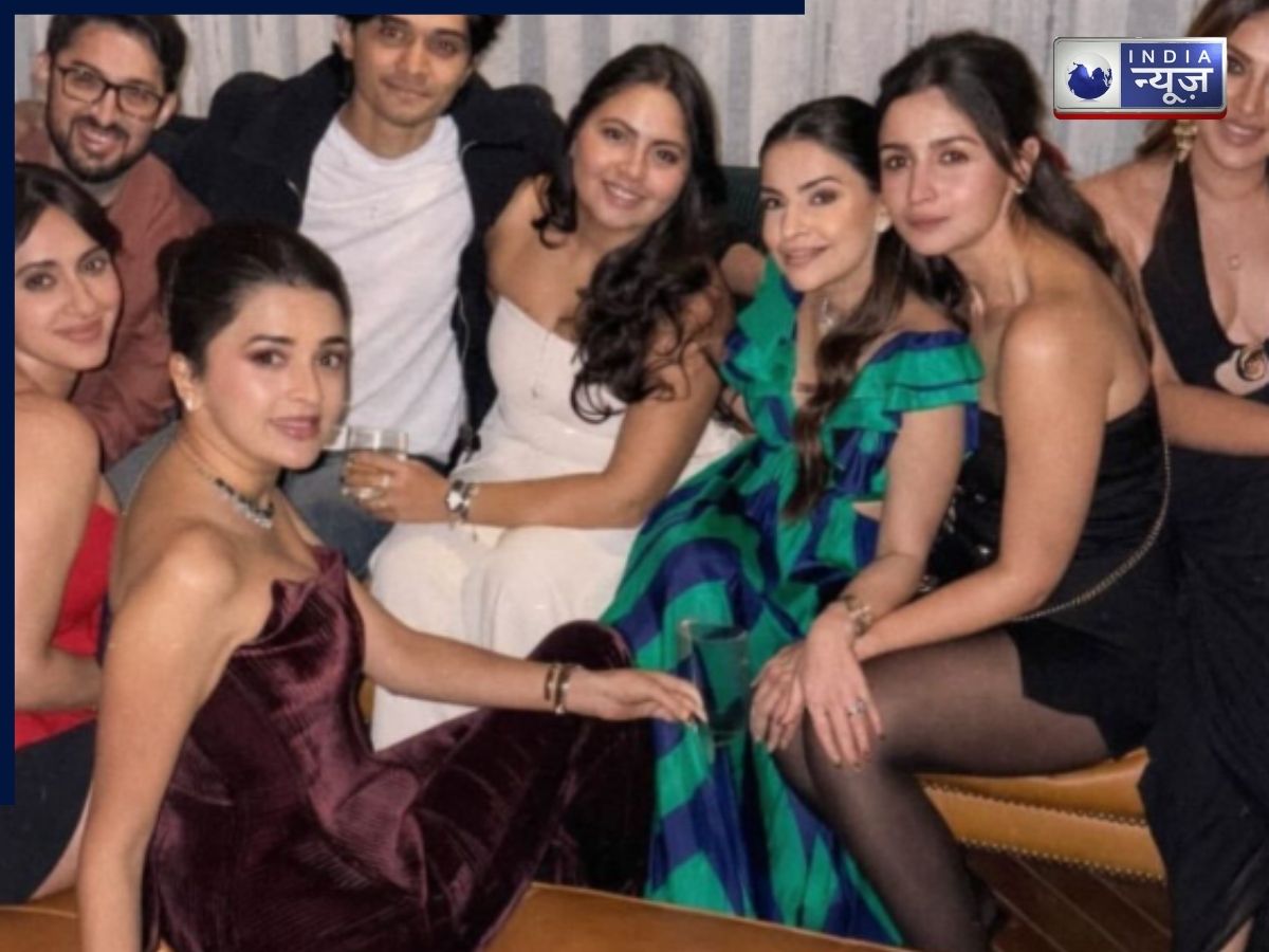 Alia Bhatt family Christmas - Photo Gallery