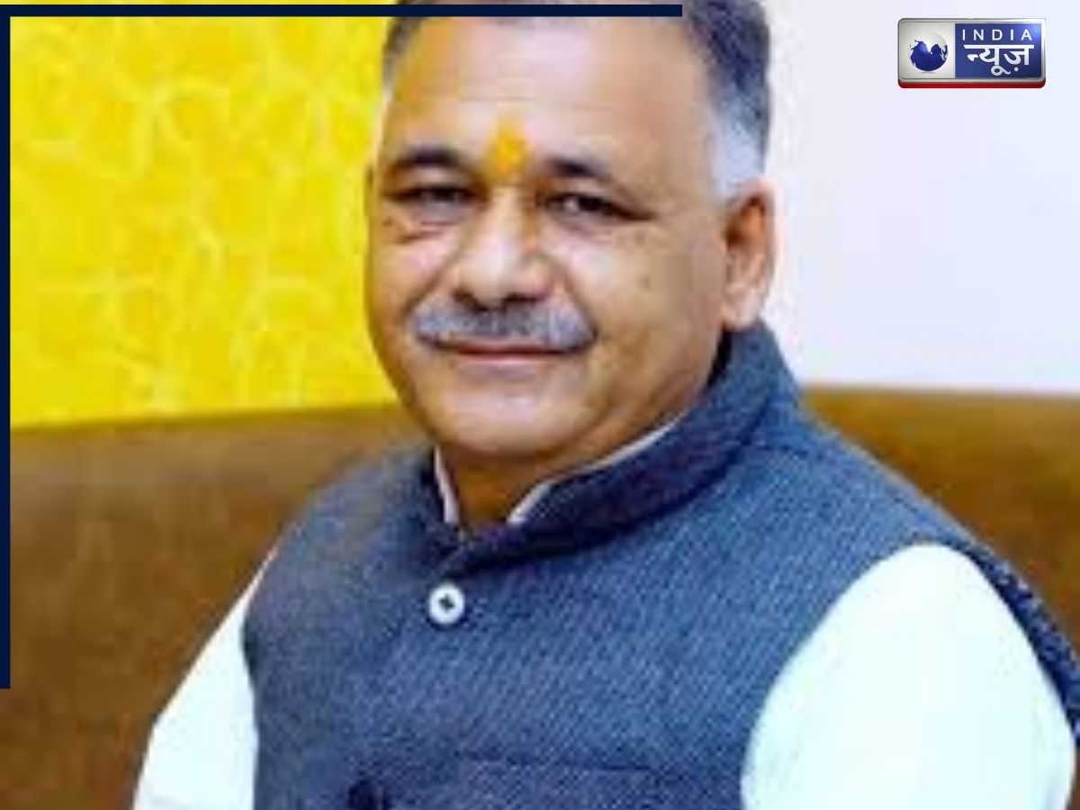 ‘ना पंखा, ना लाइट’, MP के उच्च शिक्षा मंत्री 2 साल से 1 घंटे बिना बिजली के क्यों रहते है? जानें क्या है उनकी अनोखी पहल के पीछे छुपा राज़