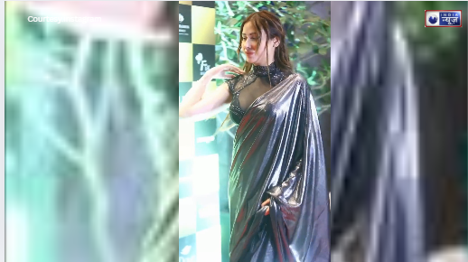 Elle Awards में दिखा Mahira Sharma का ट्रेडिशनल ग्लैमर! सेक्सी ब्लैक साड़ी में लग रही हैं बला की खूबसूरत!