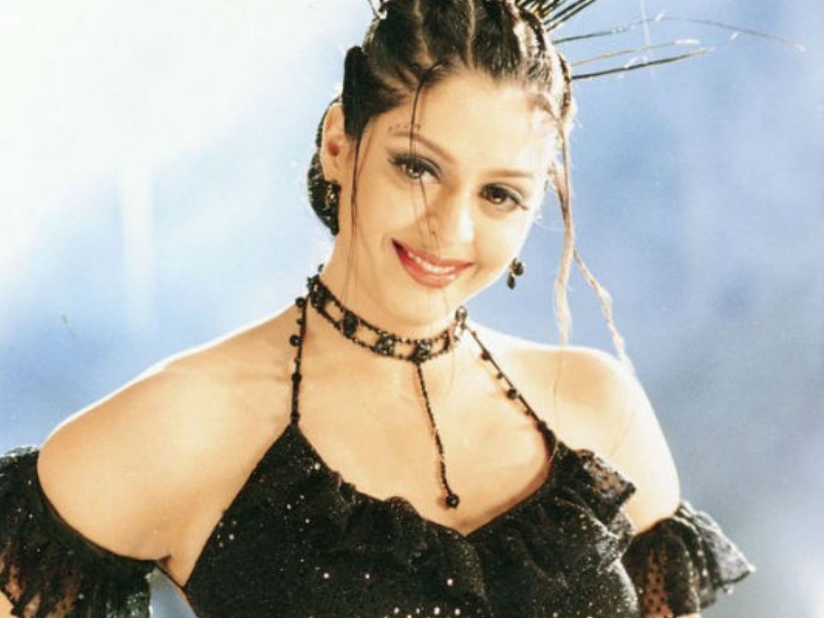 Nagma's name is linked with South actor Sharath Kumar - Photo Gallery