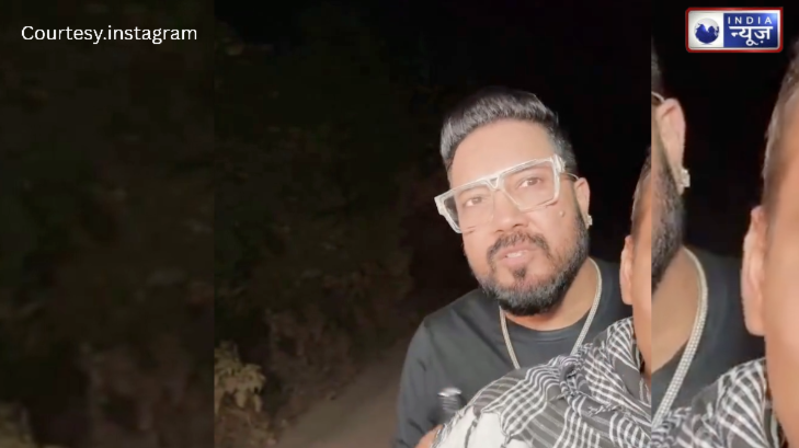 स्वैग से स्वागत! Salman Khan के 60वें बर्थडे पर Mika Singh की ‘स्कूटी वाली एंट्री’ ने लूटी लाइमलाइट