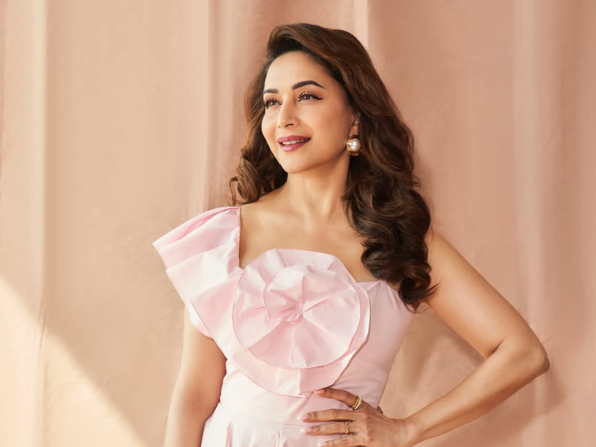 बॉलीवुड सेलेब्स जिनके मिनिमलिज़्म लुक हैं बेहद खास