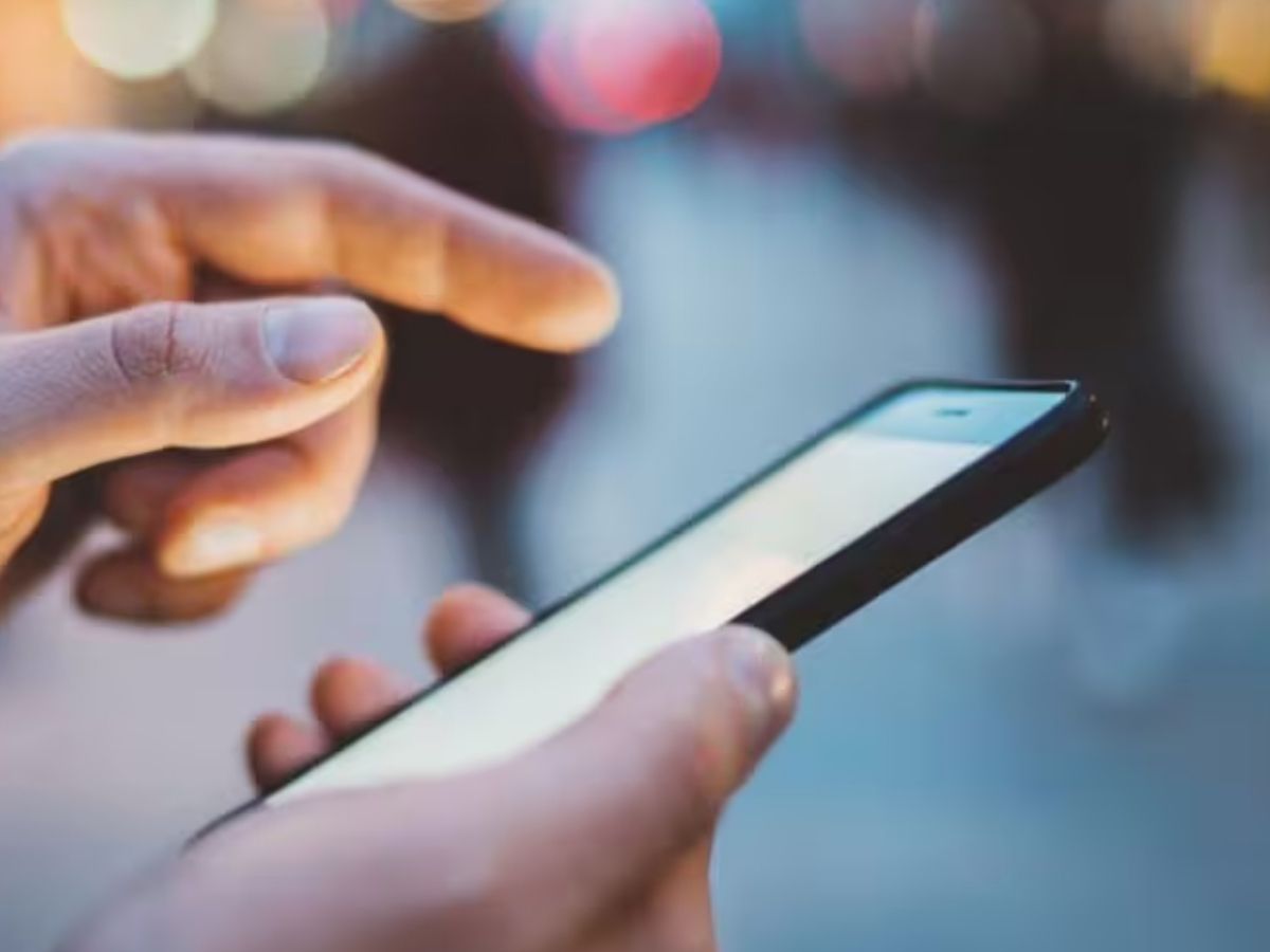 Mobile Phone Purchase Tips: मोबाइल फ़ोन खरीदते समय ध्यान रखें ये 10 बातें, वरना पड़ सकता है पछताना