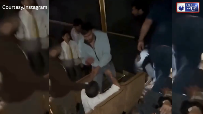 Noida के मॉल में फिल्म नहीं, ‘खूनी खेल’! 4 दबंगों ने बीच सिनेमा हॉल में युवकों को जानवरों की तरह पीटा