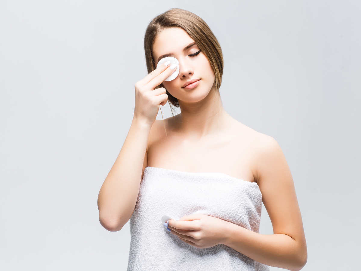 Not Removing Makeup Properly - Photo Gallery