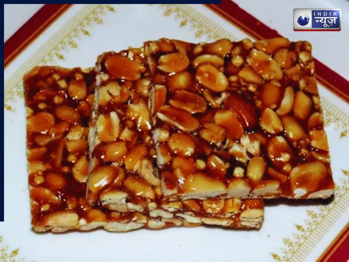 Benefits of Gajak: सर्दियों में क्यों खानी चाहिए गुड़, तिल और मूंगफली से बनी गजक, जानें एनीमिया समेत कई फायदे