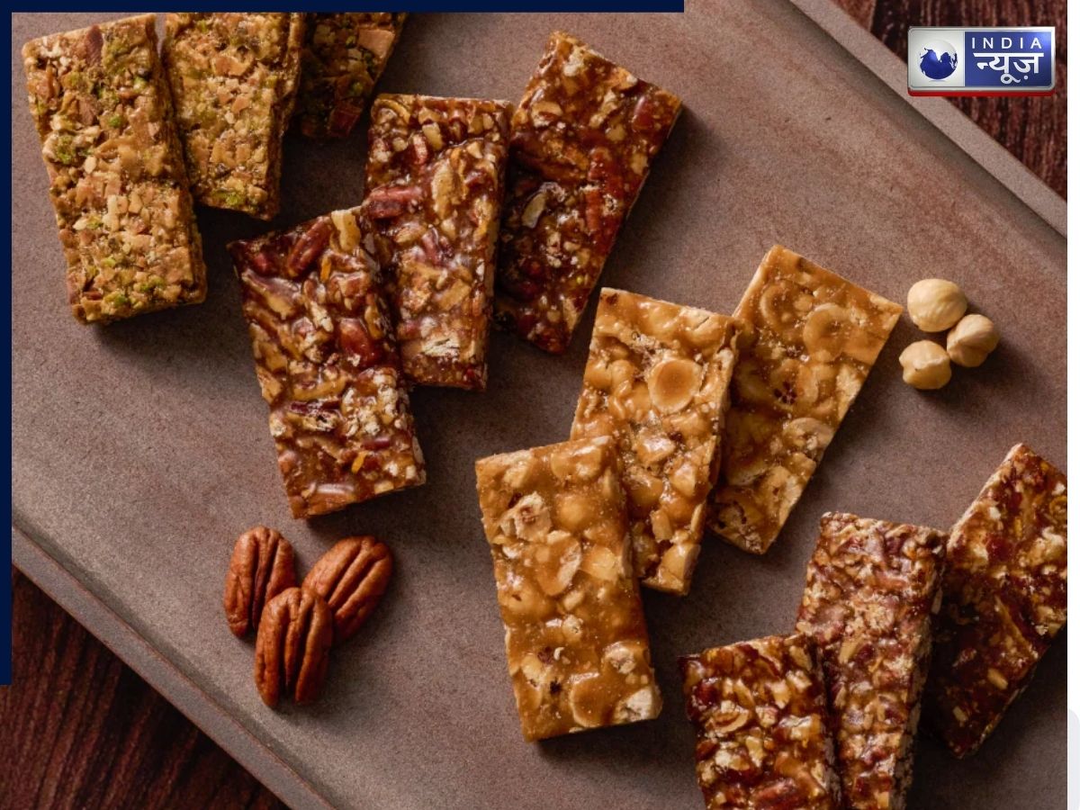 ठंड में छिपी ‘ऊर्जा की जान’, गजक खाने के जबरदस्त फायदे जानकर आप हो जाएंगे हैरान!