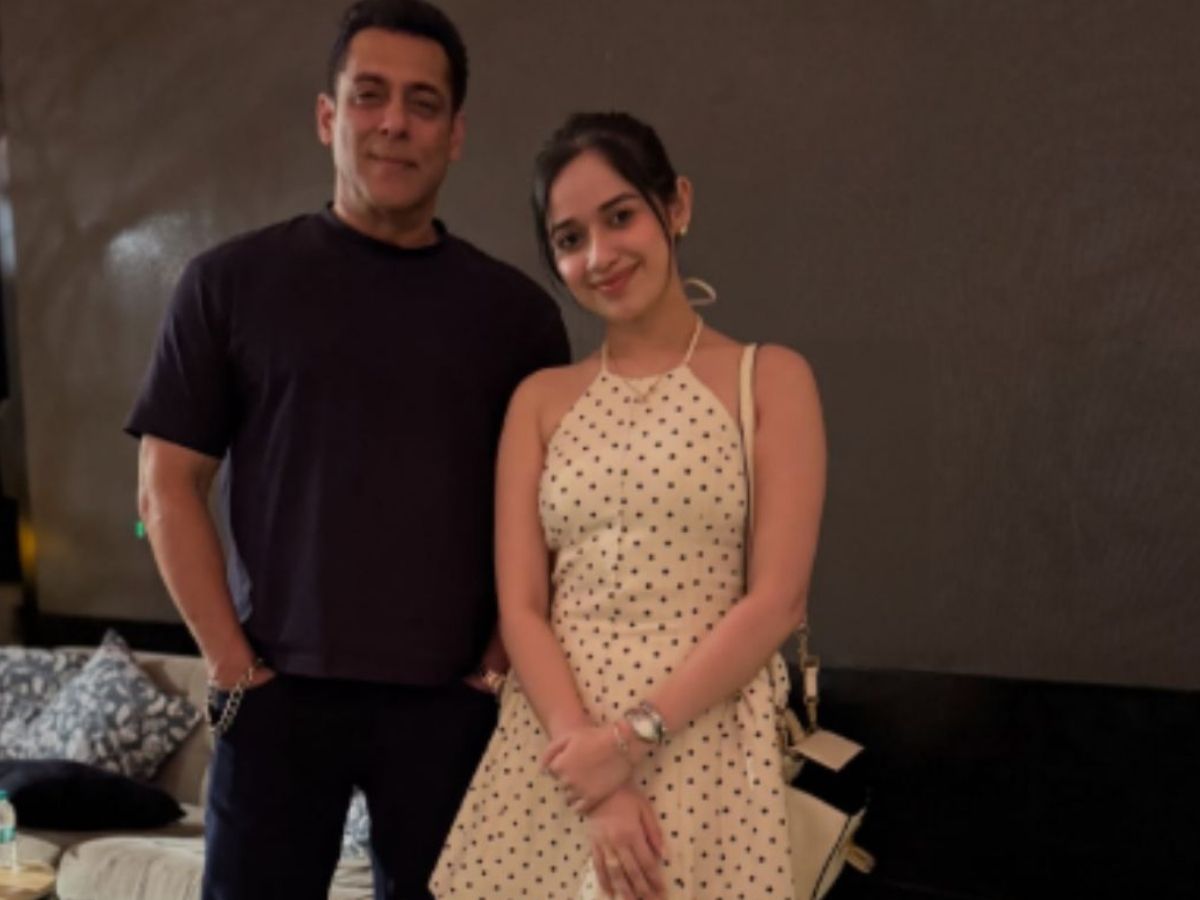 Jannat zubair with salman khan - Photo Gallery