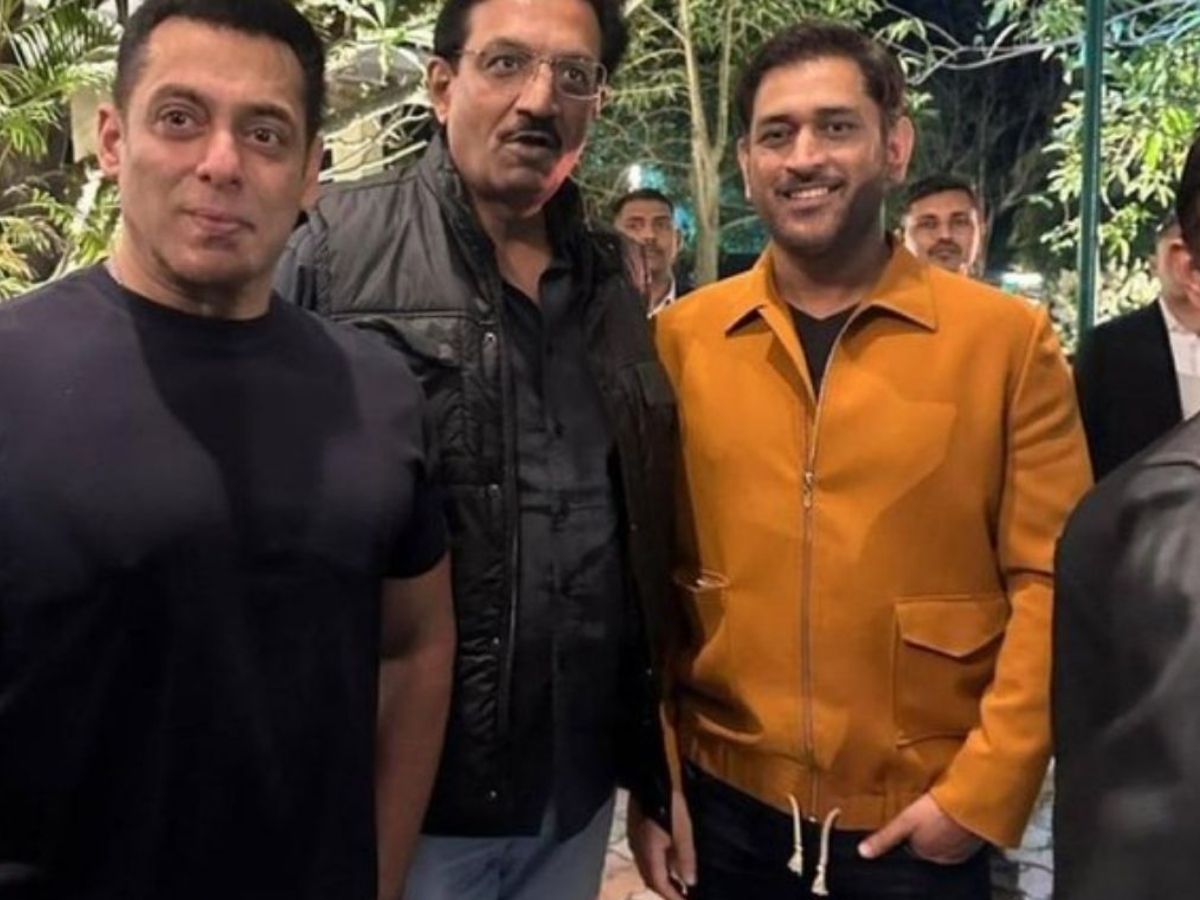 MS Dhoni With Actor Salman Khan - Photo Gallery