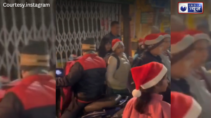 क्रिसमस की टोपी या ‘धर्मांतरण’ की साजिश? दिल्ली के पॉश इलाके में महिलाओं के साथ बदसलूकी, दी इलाका छोड़ने की धमकी