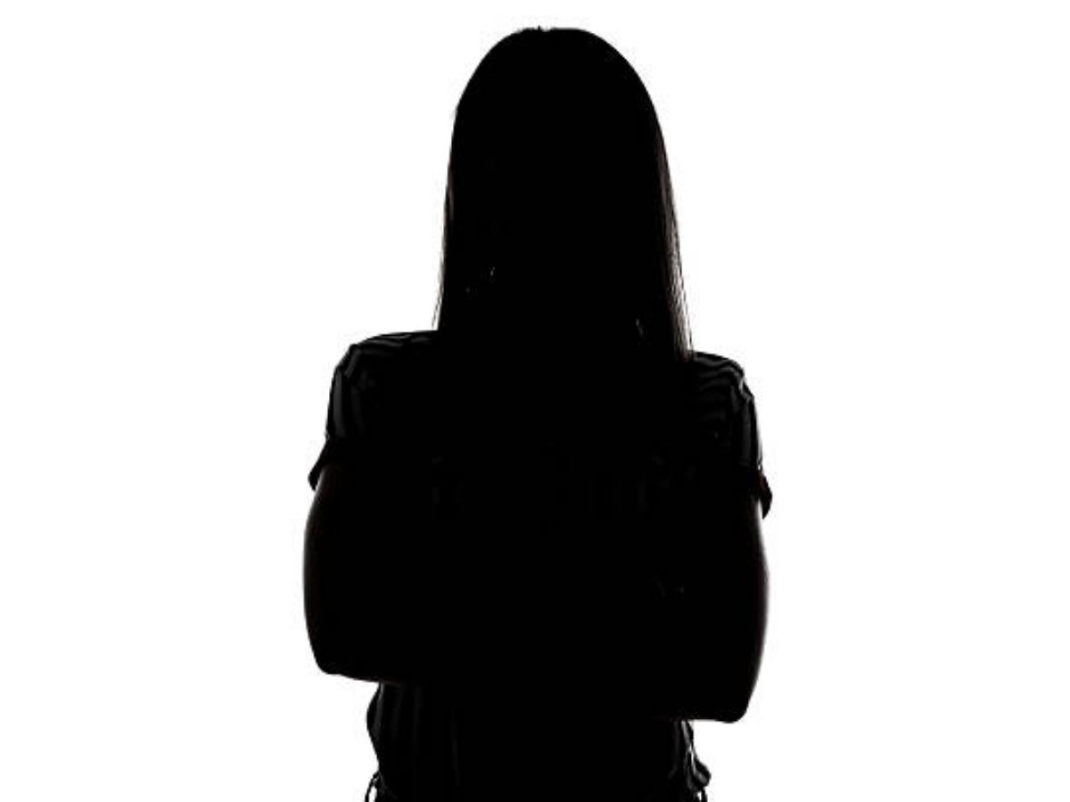 क्या किसी महिला की सहमति के बिना उसका वीडियो-फोटो लेना क्राइम है? सुप्रीम कोर्ट की नई रूलिंग से समझें…कब माना जाएगा निजता का हनन! - Gallery Image